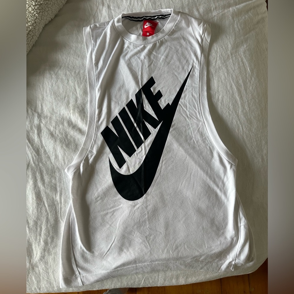 Nike top